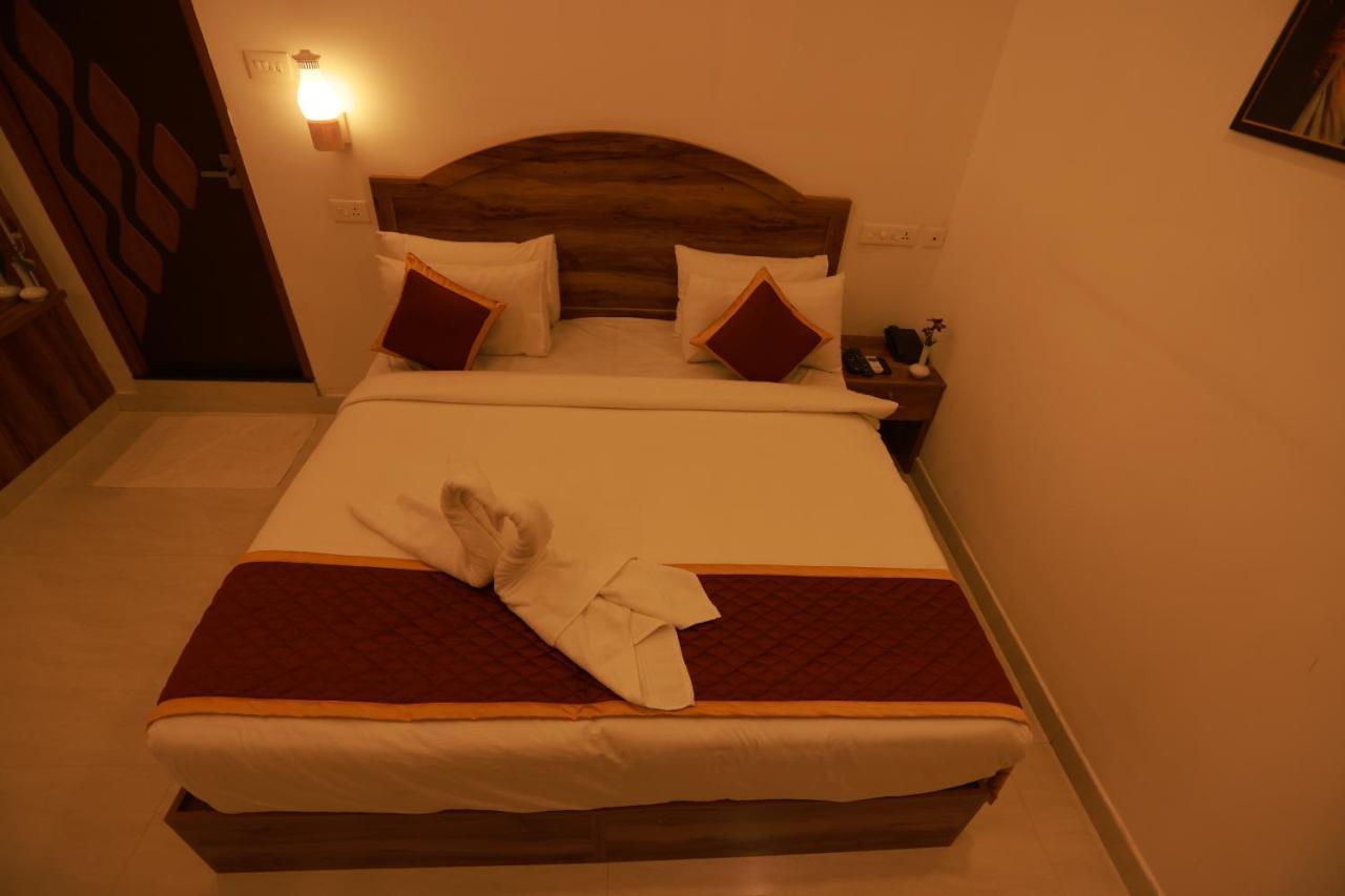 Malavikas Black Beach Resort Varkala Exterior photo