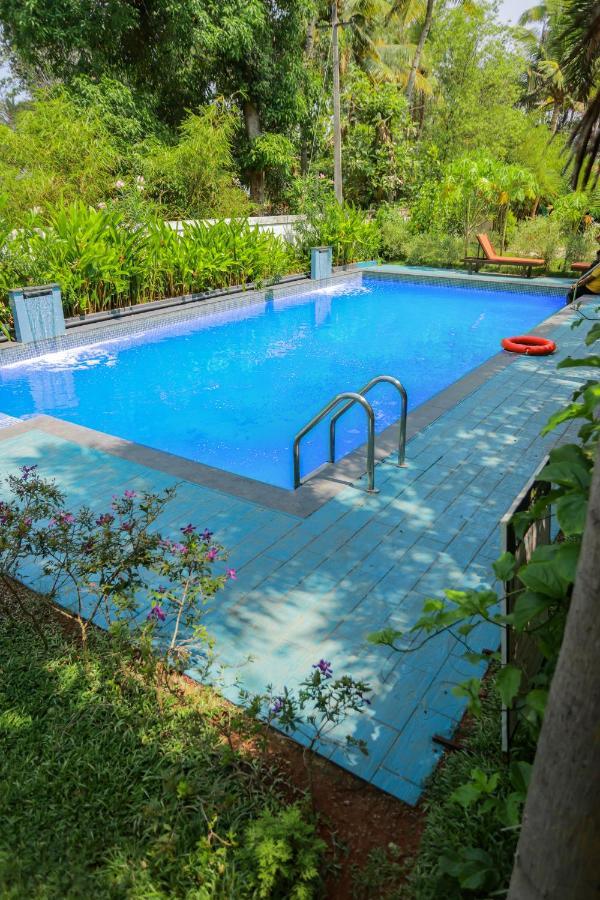 Malavikas Black Beach Resort Varkala Exterior photo